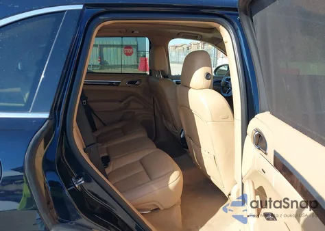 2016 Porsche Cayenne z USA, uszkodzony, nr VIN WP1AA2A27GLA08973